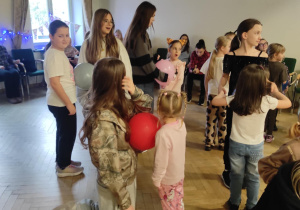Noc Bibliotek i wolontariusze Jedynki