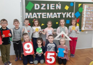 Grupa-dzieci-gotowa-do-działań-matematycznych.