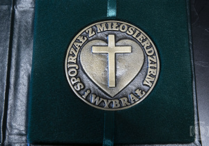 Medal Papieża Franciszka - awers