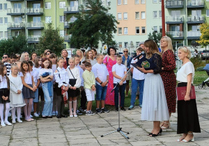 Uczniowie podczas rozpoczęcia nowego roku szkolnego 2023/2024