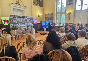 Przedstawiciele szkoły podczas konferencji oświatowej pt. "Technologia jest dla ludzi, a nie ludzie dla technologii"