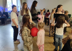 Noc Bibliotek i wolontariusze Jedynki